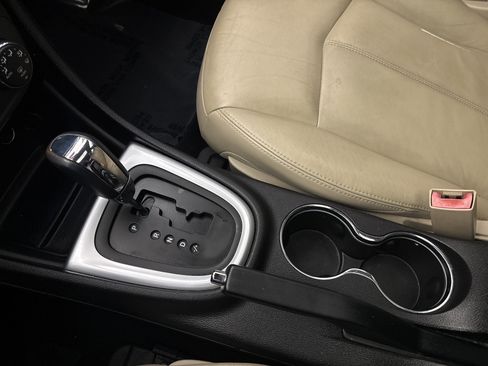 Used 2011 Chrysler 200 Limited FWD image 17