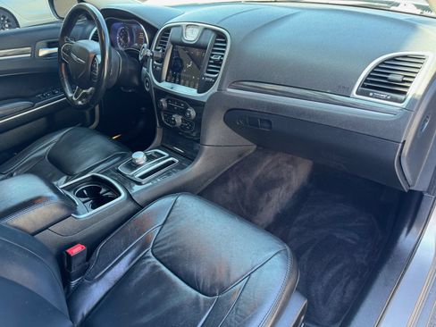 Used 2017 Chrysler 300 Limited AWD/4WD image 21