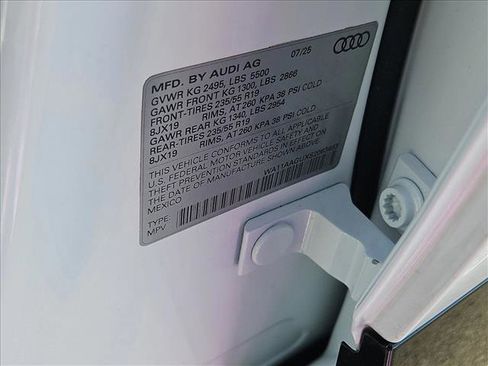 Used 2025 Audi Q5 Premium w/ Convenience Package image 26