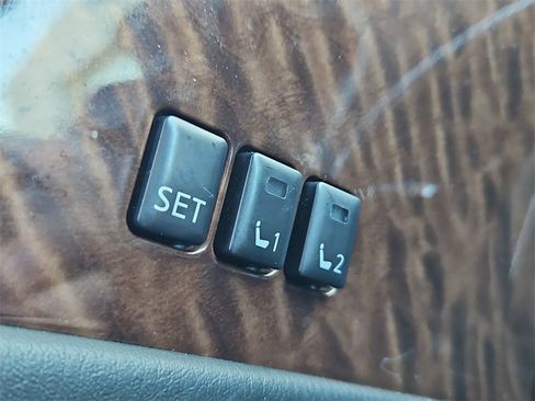 Used 2017 Nissan Armada SL image 27