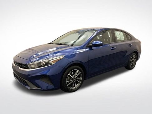 Certified 2023 Kia Forte LXS FWD image 1