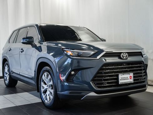 Used 2025 Toyota Grand Highlander AWD Hybrid image 1