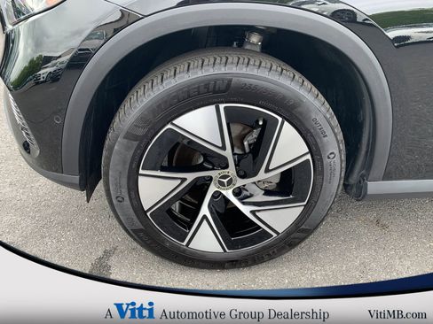 Used 2024 Mercedes-Benz GLC 300 4MATIC image 12