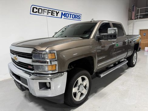 Used 2015 Chevrolet Silverado 2500 LTZ w/ Duramax Plus Package AWD/4WD image 2
