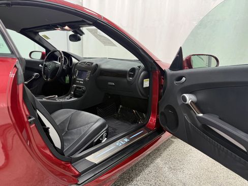 Used 2005 Mercedes-Benz SLK 350 image 24