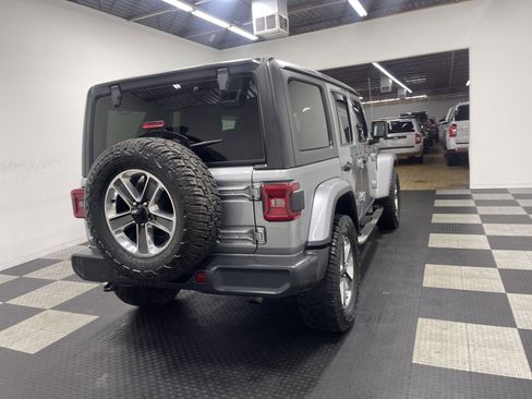 Used 2018 Jeep Wrangler Unlimited Sahara image 5