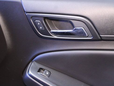 Used 2017 GMC Yukon XL SLT image 9