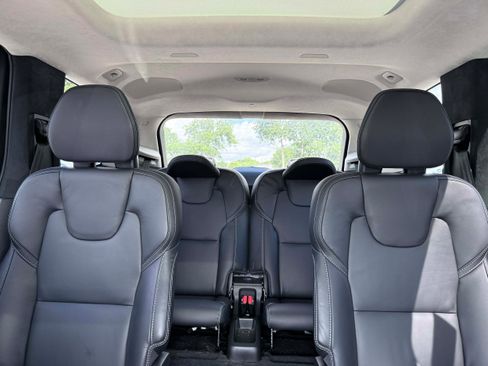 Certified 2025 Volvo XC90 T8 Ultra w/ Lounge Package AWD/4WD image 22