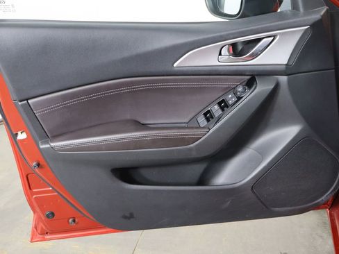 Used 2017 MAZDA MAZDA3 Touring image 20