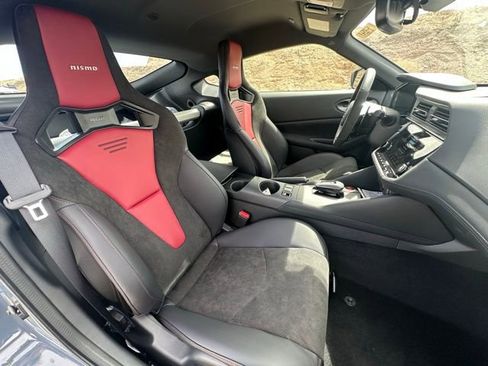 New 2025 Nissan Z NISMO w/ Floor Mat Package RWD image 31