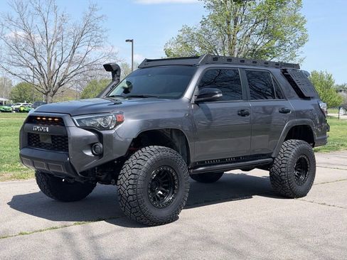 Used 2020 Toyota 4Runner Nightshade AWD/4WD image 41