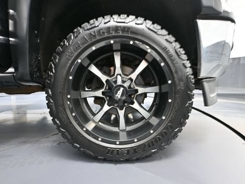 Used 2014 GMC Sierra 1500 SLT w/ SLT Preferred Package AWD/4WD image 17