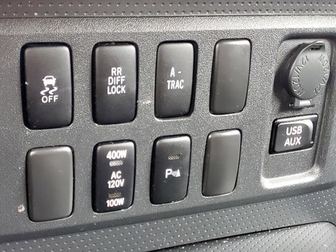 Used 2014 Toyota FJ Cruiser 4WD w/ Upgrade Package image 28