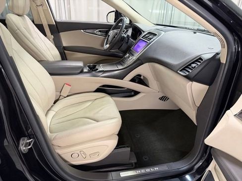 Used 2020 Lincoln Nautilus Reserve w/ Cargo Utility Package AWD/4WD image 7