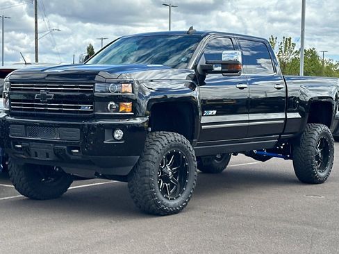 Used 2015 Chevrolet Silverado 2500 LTZ w/ Duramax Plus Package AWD/4WD image 2