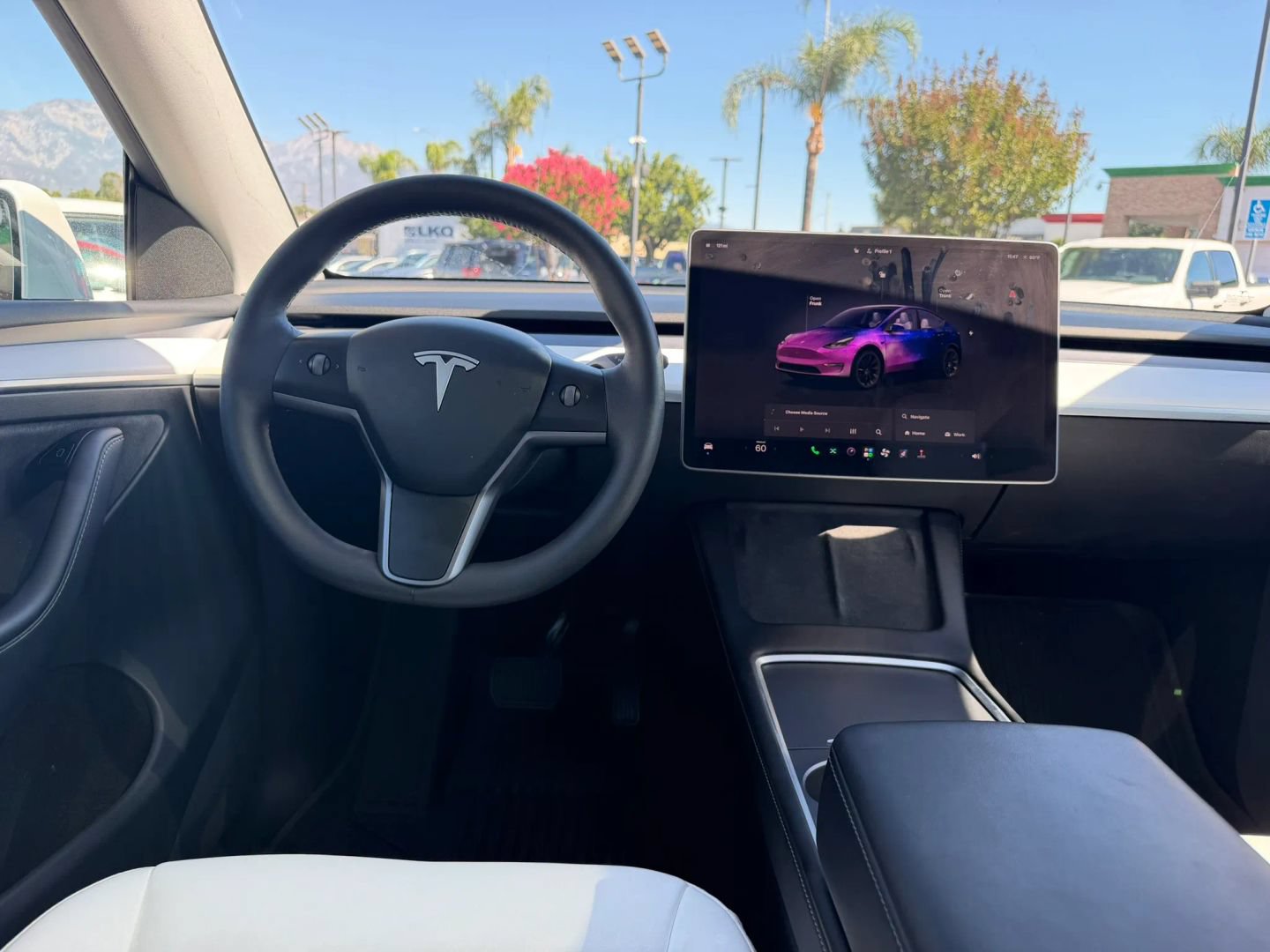 Used 2023 Tesla Model Y AWD image 26