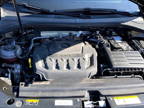Used 2024 Volkswagen Tiguan SE R-Line w/ MDO Package, Two-Row AWD/4WD image 10
