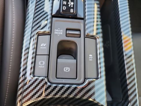 Used 2025 Toyota Prius XLE image 22