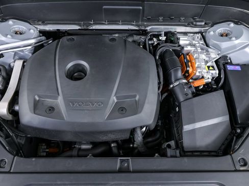 Certified 2024 Volvo XC90 T8 Plus w/ Protection Package Premier image 37