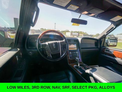 Used 2017 Lincoln Navigator Select image 14