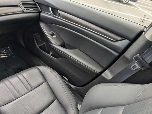 Used 2022 Honda Accord Touring image 15