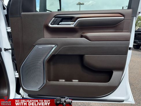 Used 2025 GMC Sierra 3500 Denali w/ Denali Reserve Package image 30