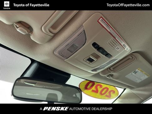 Used 2020 Toyota Corolla LE image 22