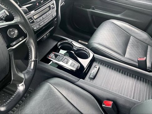 Used 2019 Honda Passport Touring image 18