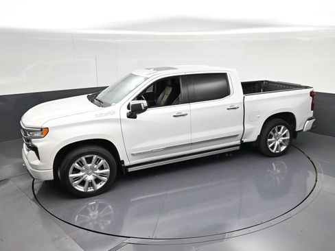 Used 2024 Chevrolet Silverado 1500 High Country AWD/4WD image 32