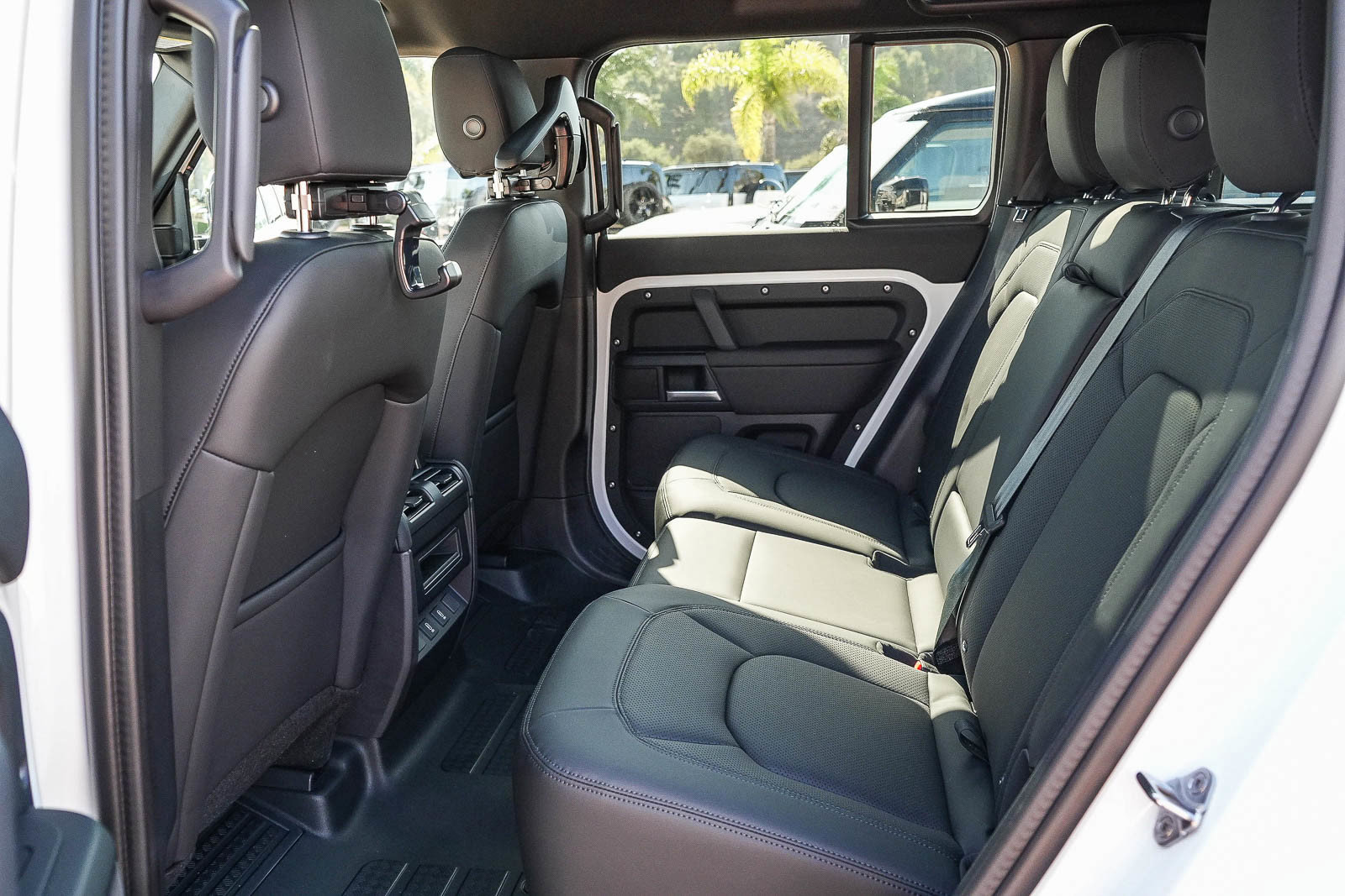New 2026 Land Rover Defender 110 S AWD/4WD image 18