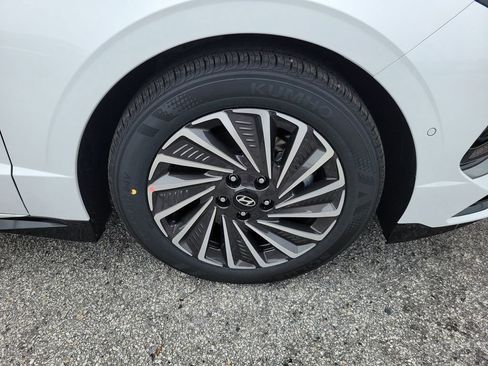 New 2026 Hyundai Sonata Limited FWD image 6