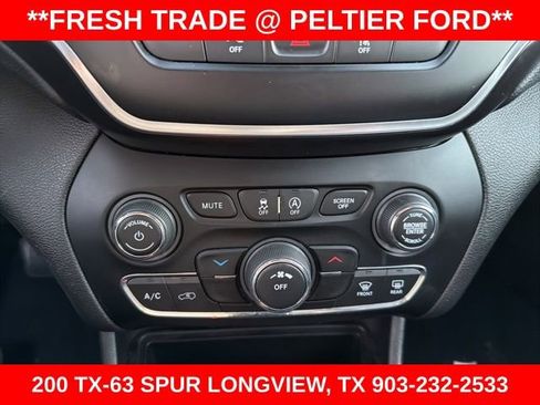 Used 2021 Jeep Cherokee Latitude Plus image 21