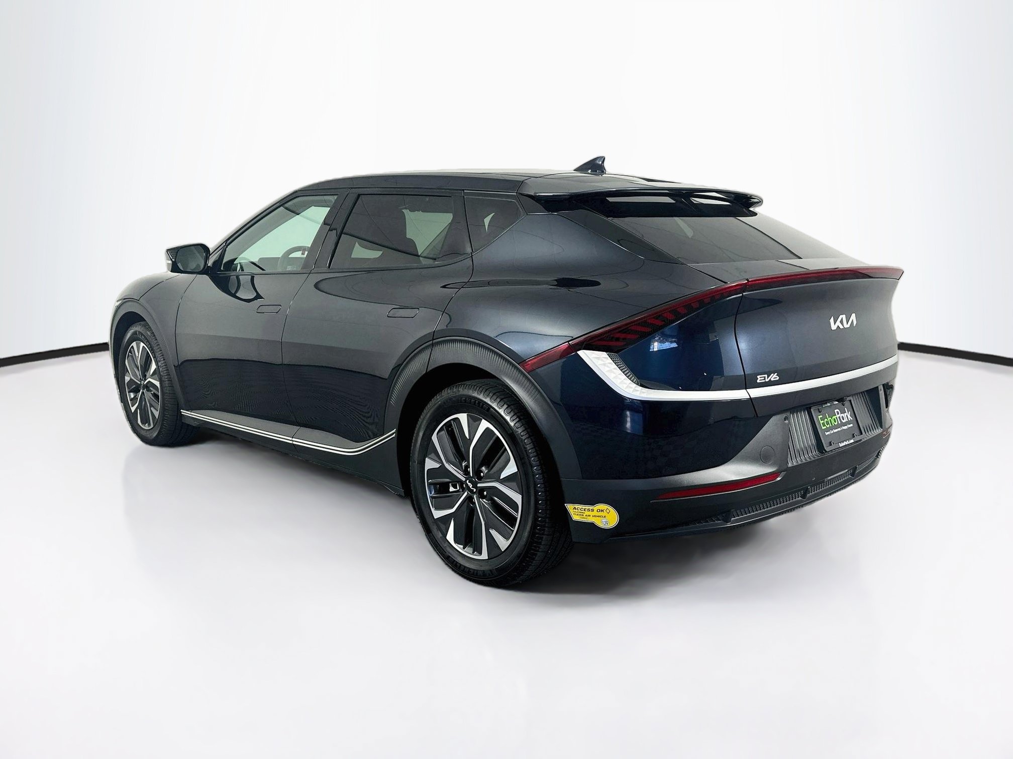 Used 2022 Kia EV6 Light RWD image 5