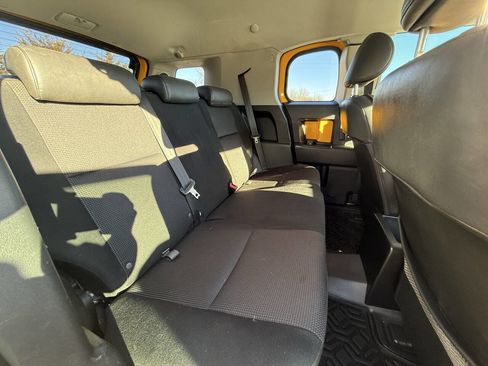 Used 2007 Toyota FJ Cruiser 4WD w/ Upgrade Pkg 2 image 24