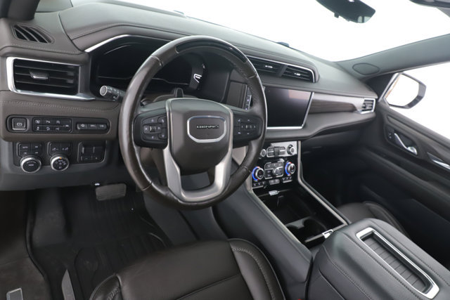 Used 2024 GMC Yukon Denali w/ Advanced Technology Package AWD/4WD image 18