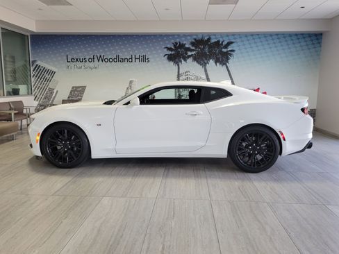 Used 2019 Chevrolet Camaro SS RWD image 2
