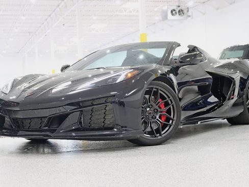 Used 2023 Chevrolet Corvette Z06 w/ Stealth Interior Trim Package RWD image 7