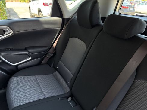 Used 2025 Kia Soul LX w/ LX Technology Package FWD image 37