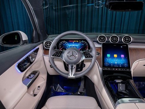 Certified 2026 Mercedes-Benz GLC 300 image 17