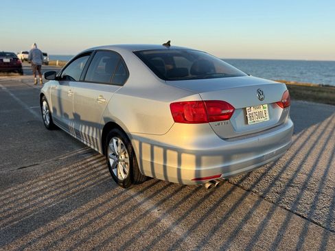 Used 2011 Volkswagen Jetta SE image 7