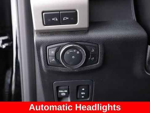 Used 2018 Ford F150 Lariat w/ Equipment Group 502A Luxury AWD/4WD image 20