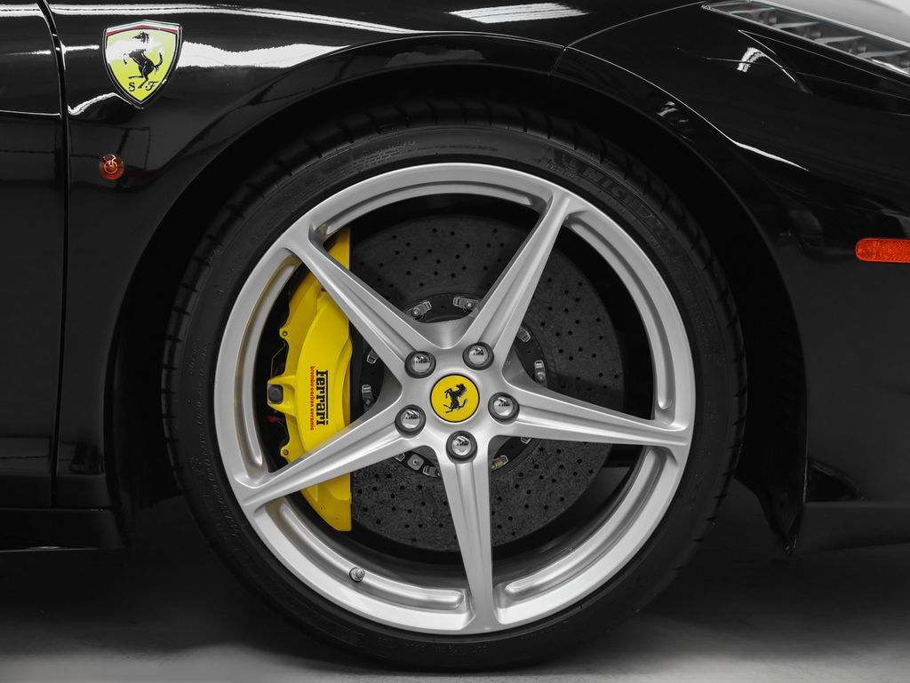 Used 2010 Ferrari 458 Italia Coupe RWD image 8