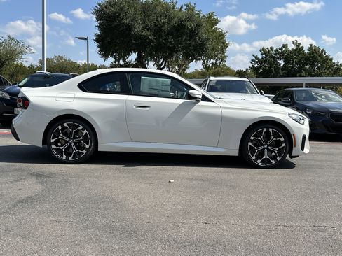 Used 2025 BMW 230i xDrive Coupe w/ Convenience Package AWD/4WD image 9