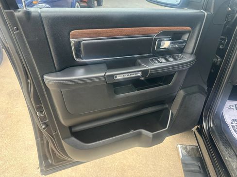 Used 2017 RAM 1500 Laramie RWD image 24