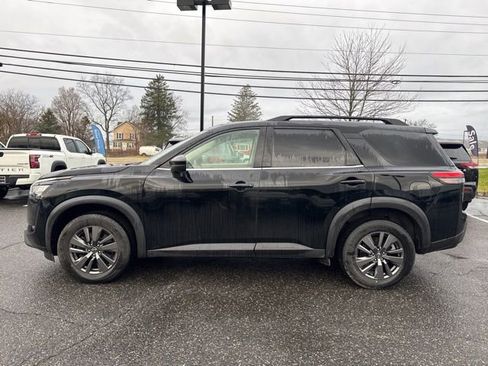 Certified 2023 Nissan Pathfinder SV image 4