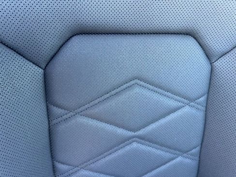 Used 2024 Volkswagen Atlas Cross Sport SE image 33