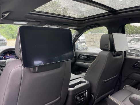 New 2025 Chevrolet Suburban Premier AWD/4WD image 87
