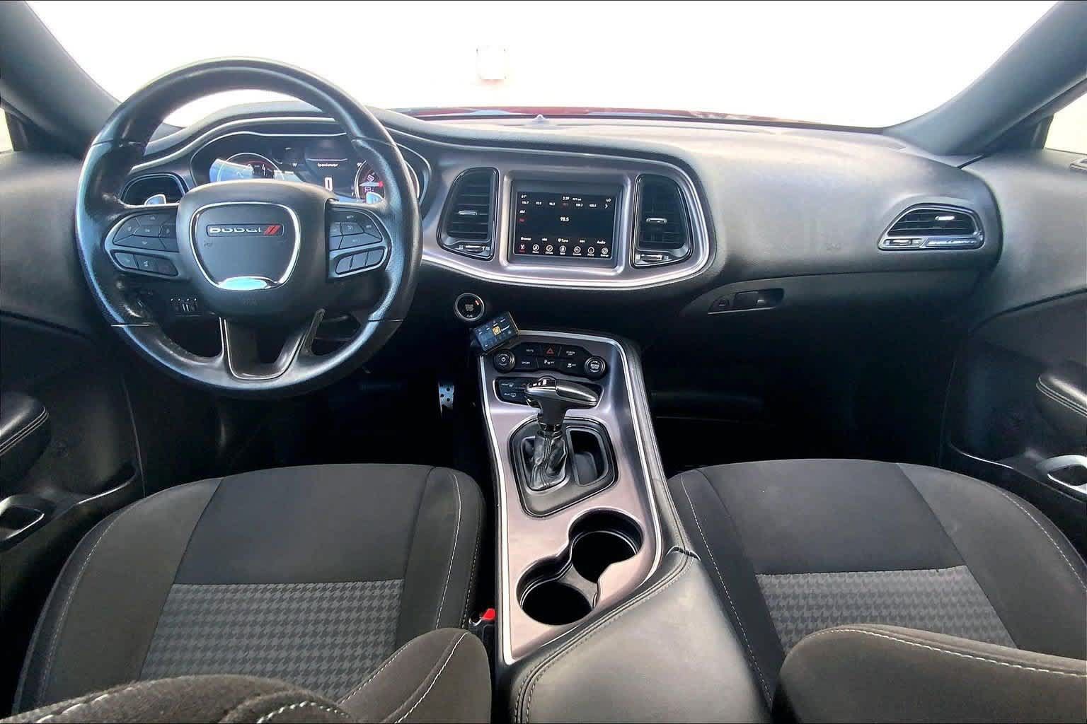 Used 2022 Dodge Challenger R/T RWD image 10