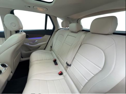 Used 2022 Mercedes-Benz GLC 300 4MATIC w/ Premium Package Lite image 25