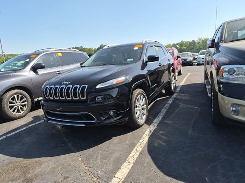 Used 2018 Jeep Cherokee Overland w/ Heavy Duty Protection Group AWD/4WD image 2